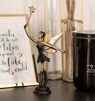 Bronzefigur mit Flügel und Feenstab